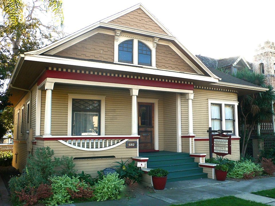 1st image of 682 E Thompson Blvd
