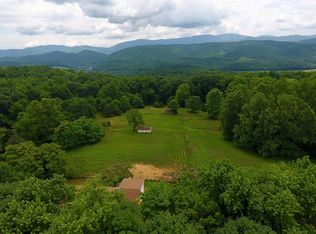 587 Golf Course Rd, Natural Bridge, VA 24578