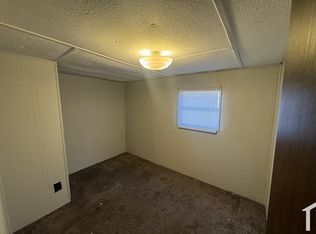 1738 Strickland Bridge Rd, Fayetteville, NC 28304