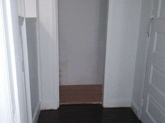 4th image of 317 Grand St APT 2-3