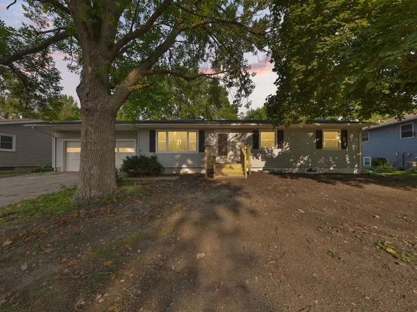 1209 7th St SE, Waseca, MN 56093
