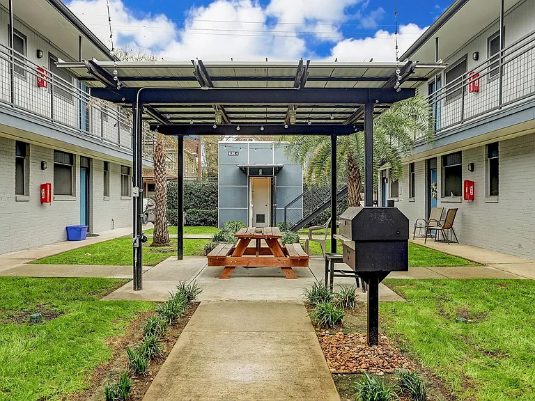 TLP Hawthorne — Photo 21