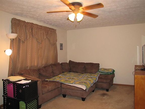 4th image of 3087 McClellan Dr