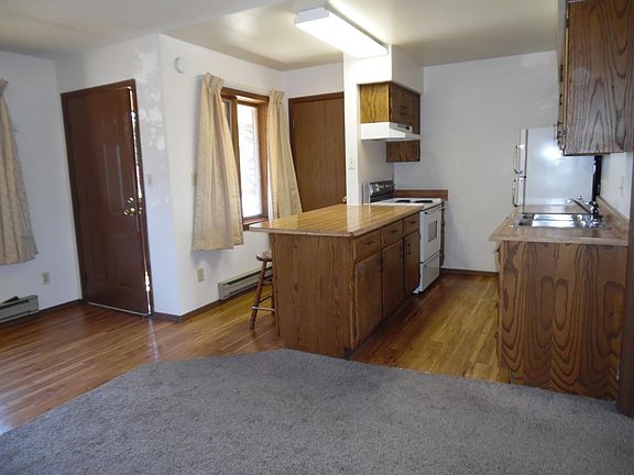 2nd image of 1509 E Baker St #C
