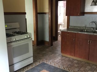 2058 S 69th St, West Allis, WI 53219