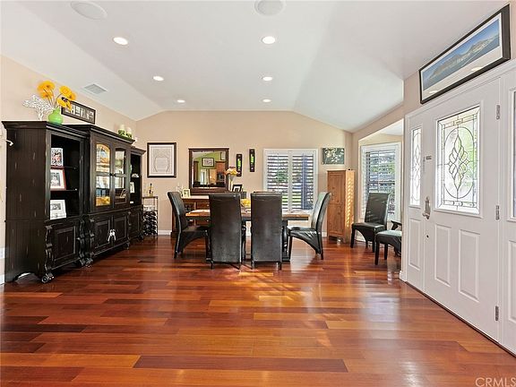 5th image of 1239 E Baldwin Ave
