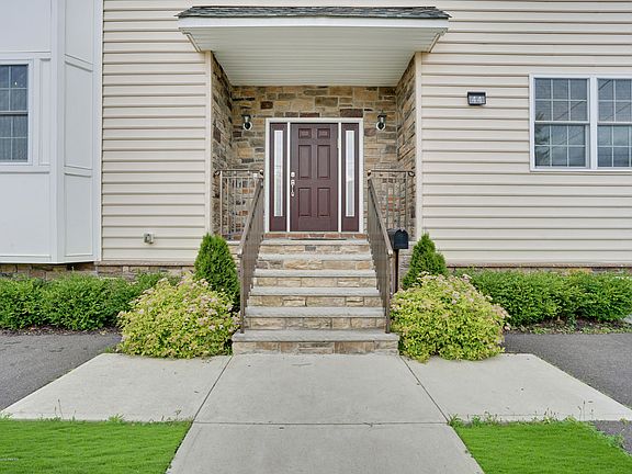 3rd image of 44 Negba St