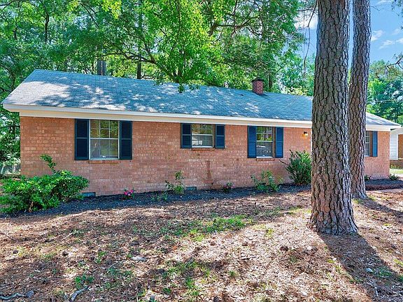 3rd image of 8004 Summit Dr