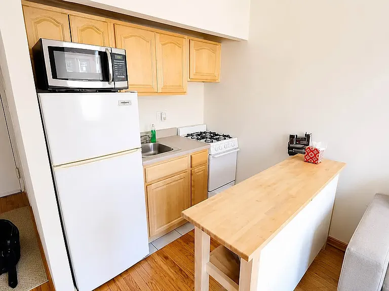 67 W 73rd St #3C — Photo 8
