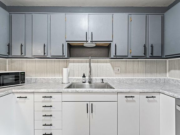 4th image of 82 Parana Dr
