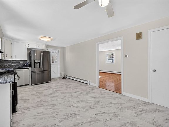 4th image of 36 Allen Rd