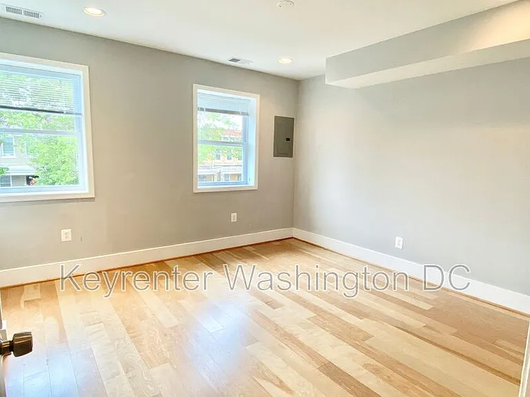 1715 Montello Ave NE #2 — Photo 8