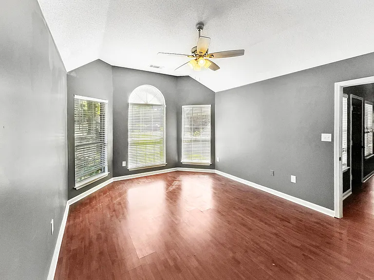 3903 Black Walnut Dr — Photo 3