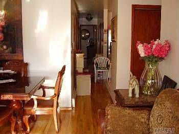 4th image of 21733 Hollis Ave