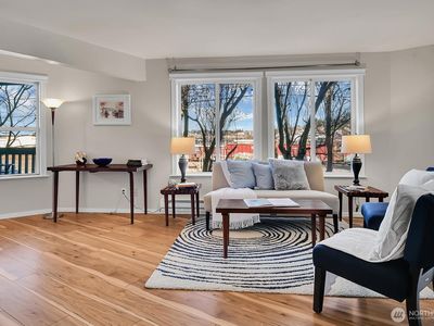 3413 Gilman Avenue W #201, Seattle, WA, 98199