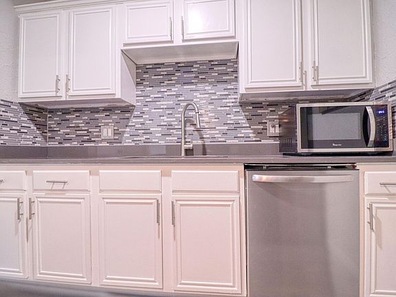 3rd image of 2221 Bowie Dr #12