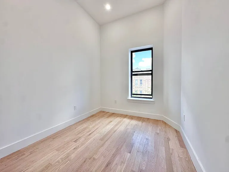 1518 Jefferson Ave #1R — Photo 4