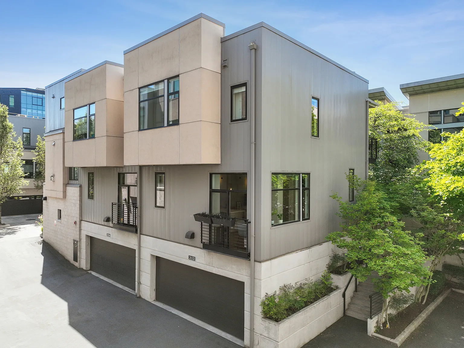 2 bed, 2.5 bath, 1489 sqft, $3,895 — Photo 3