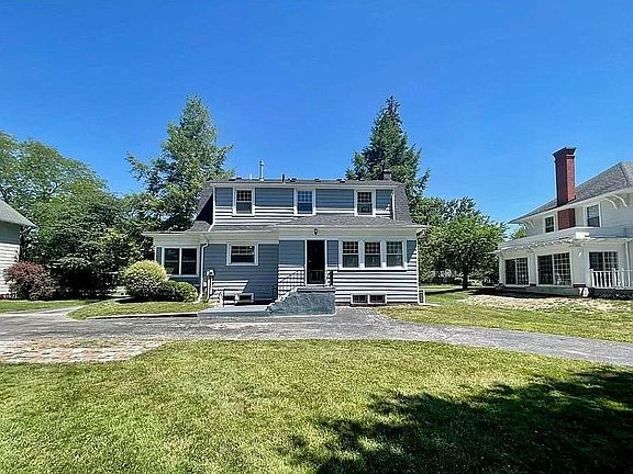 3rd image of 120 Eagle Point Dr