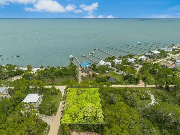 888 W Bay Shore Dr, Saint George Island, FL