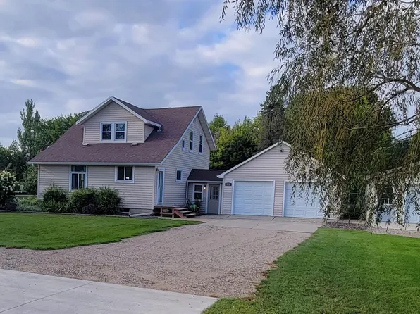 551 Wall Ave, Horace, ND 58047