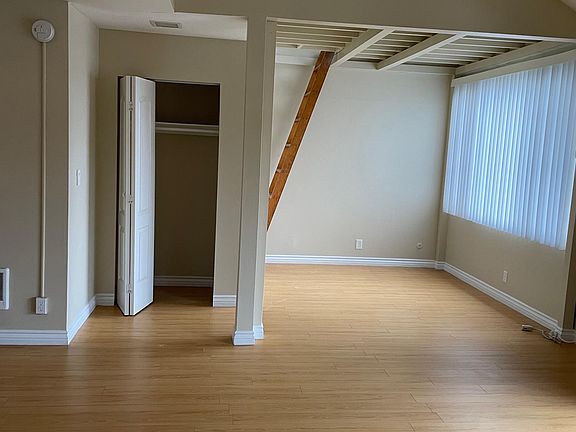 3rd image of 220 S La Fayette Park Pl