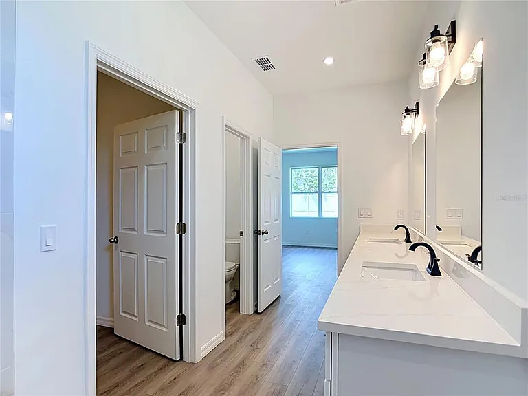 1081 McCrory St — Photo 31