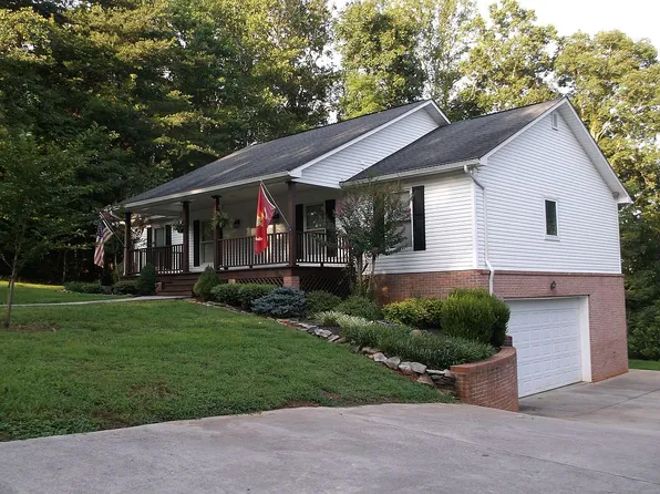 127 Lake View Dr, Harriman, TN 37748