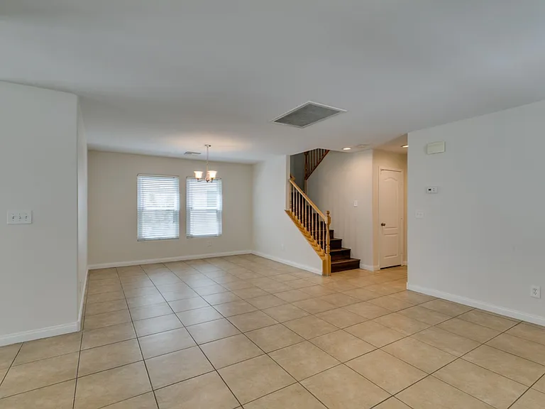 8660 Painted Horseshoe St — Photo 5