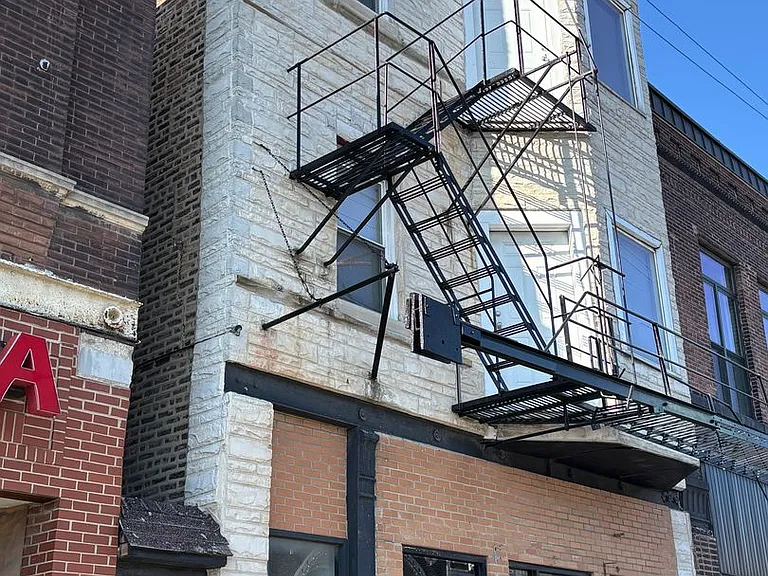 2750 W Cermak Rd — Photo 10