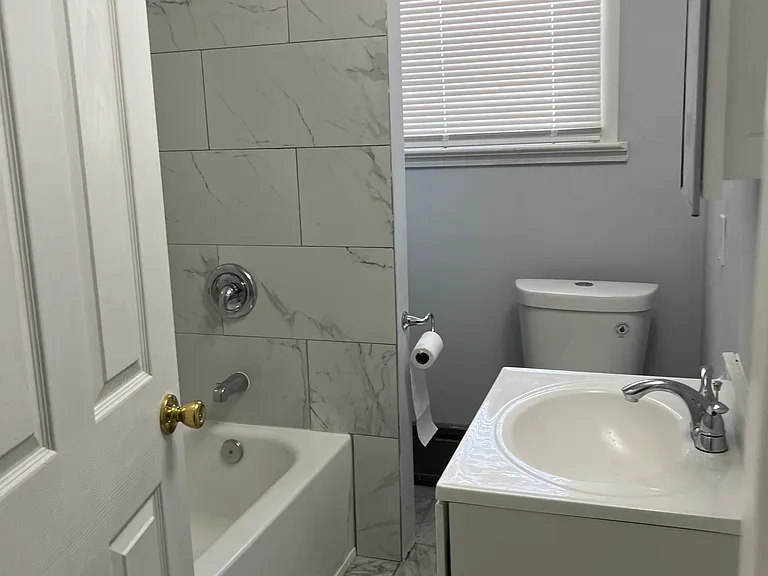 1421 Cottman Ave — Photo 6
