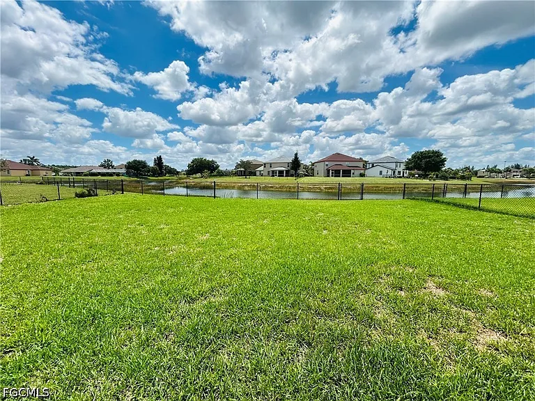8041 Allamanda Ct — Photo 13