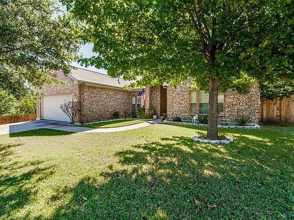 2nd image of 903 Hollow Trail Ct