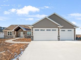 5727 N Yosemite Ln, Appleton, WI 54913