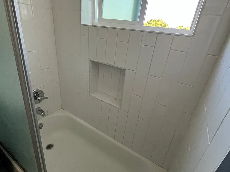 15045 Burbank Blvd #4 — Photo 4