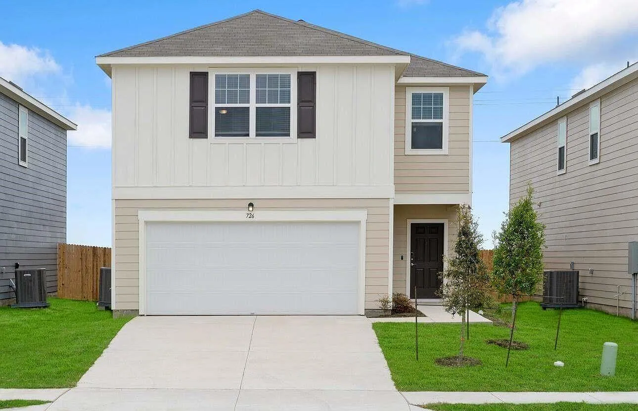 4 bed, 2.5 bath, 2121 sqft, $2,100 — Photo 1