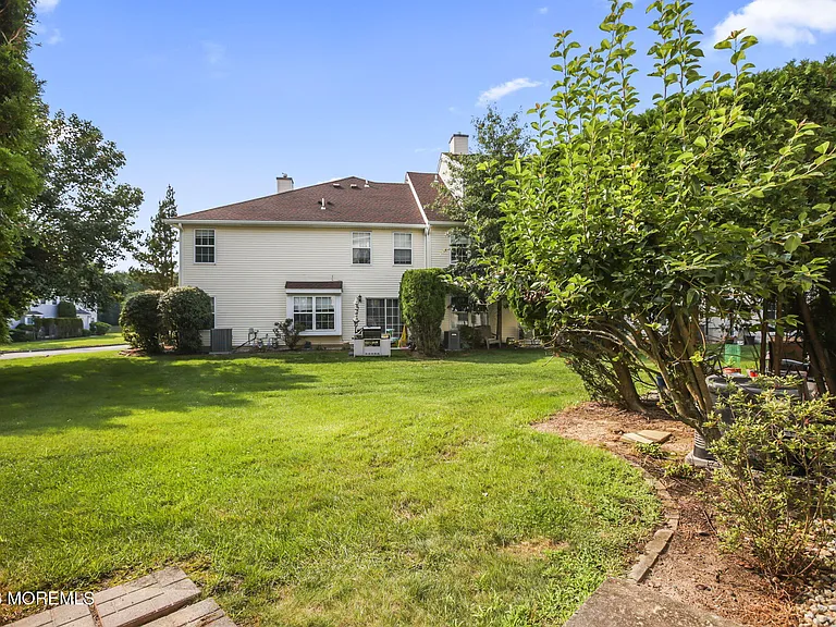 761 Banyan Ct — Photo 37