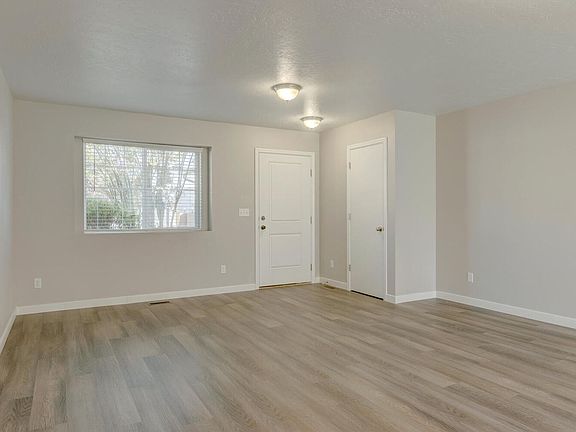 4th image of 13693 Key West St