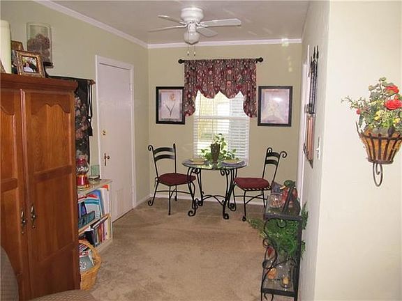 5th image of 1524 Maplewood Ave