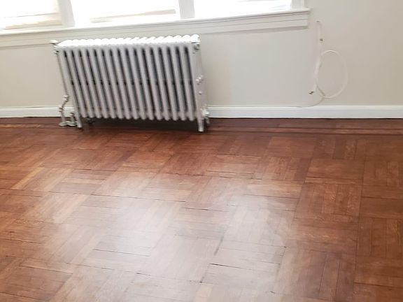 5th image of 548 Logan Ave #1