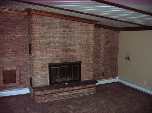 7800 W Sharpe Rd, Fowlerville, MI 48836