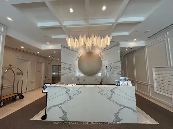 100 Queen St E, Toronto, ON