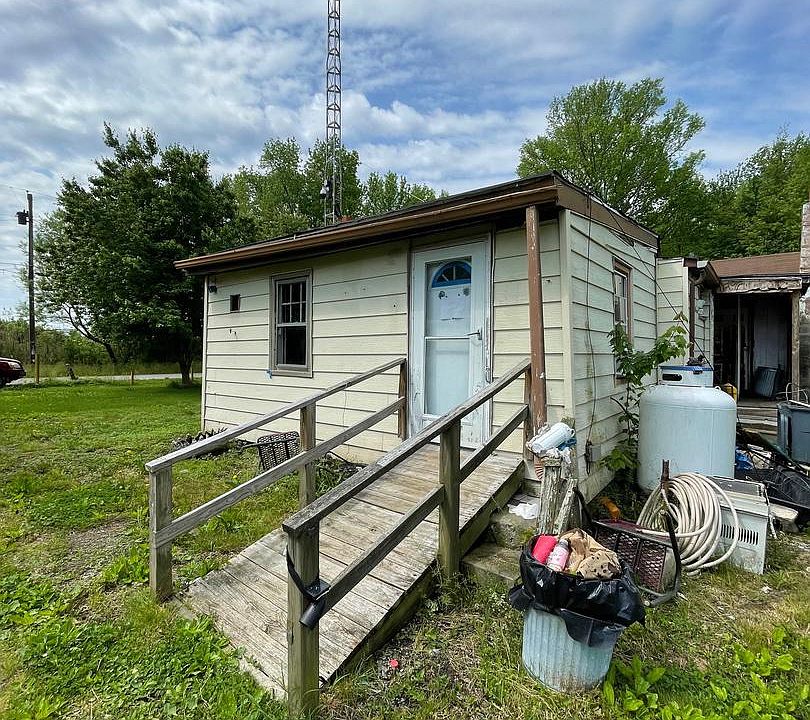 2nd image of 42 Marshalltown Rd