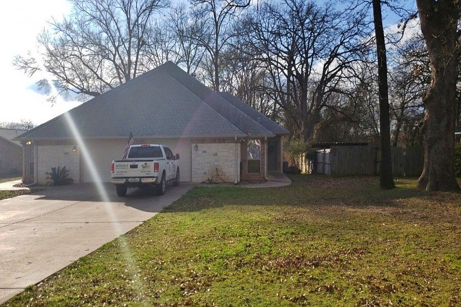1st image of 15982 Echo Glen Dr