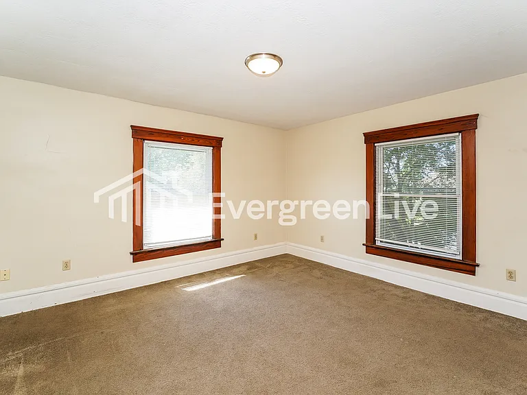 1373 Sprague St — Photo 13