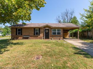 313 S 42nd St, Van Buren, AR 72956