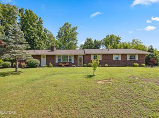 1103 Mayors Dr, Sevierville, TN 37862