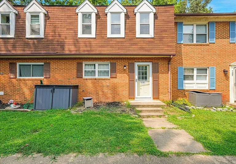 128 Kings Mill Dr — Photo 1
