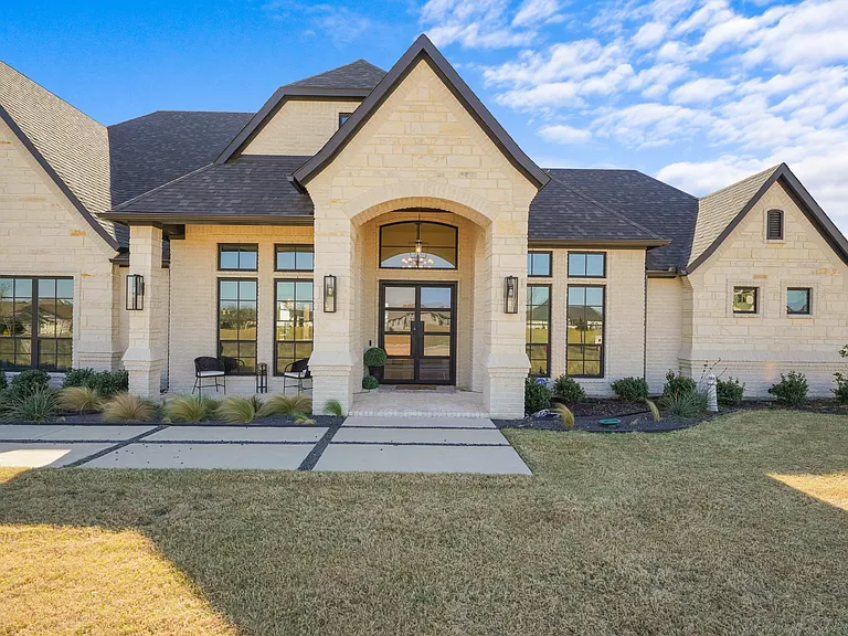 1110 Warwick Ct — Photo 4
