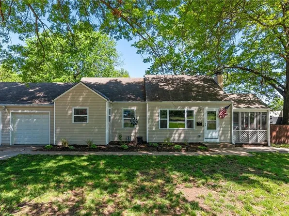 9427 Noland Rd, Lenexa, KS 66215